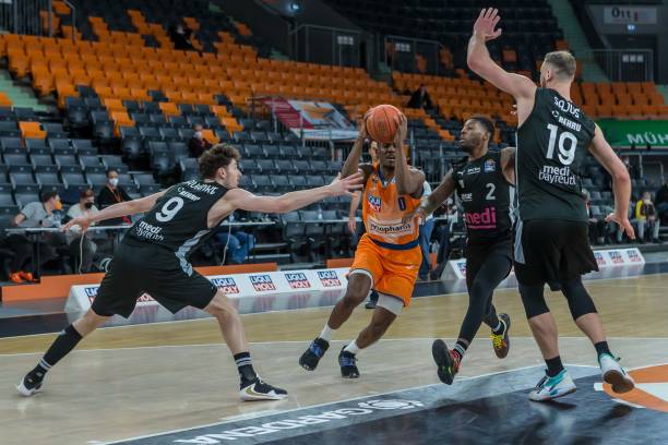 悬念重重 悬念重重